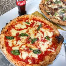 PIZZA E BEVANDA A 5 EURO