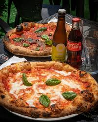 PIZZA E BEVANDA A 5 EURO