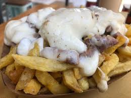PATATINE FRITTE MOIZZARELLA E WURSTEL O SALSICCIA  PORZ. GRANDE